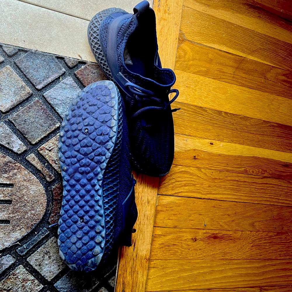 Blue pony 8 size shoes